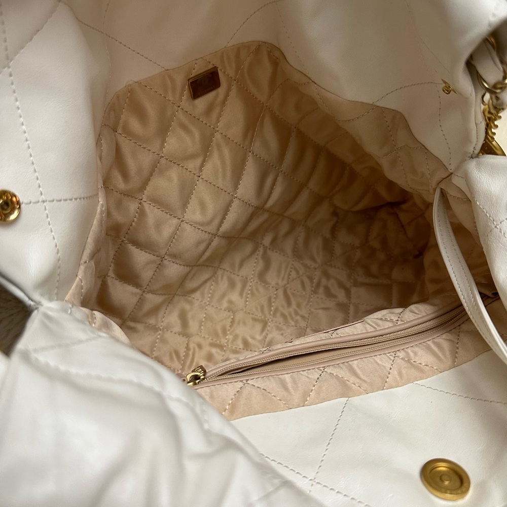 22 Handbag - Picture 9 of 13